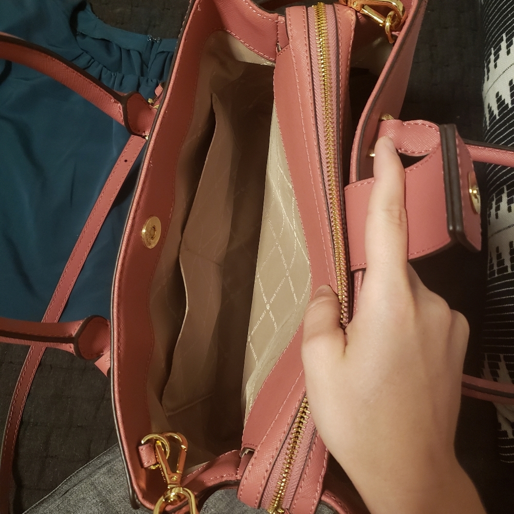 💋SOLD💋 Tulip Michael Kors Large Satchel - Picture 7 of 16